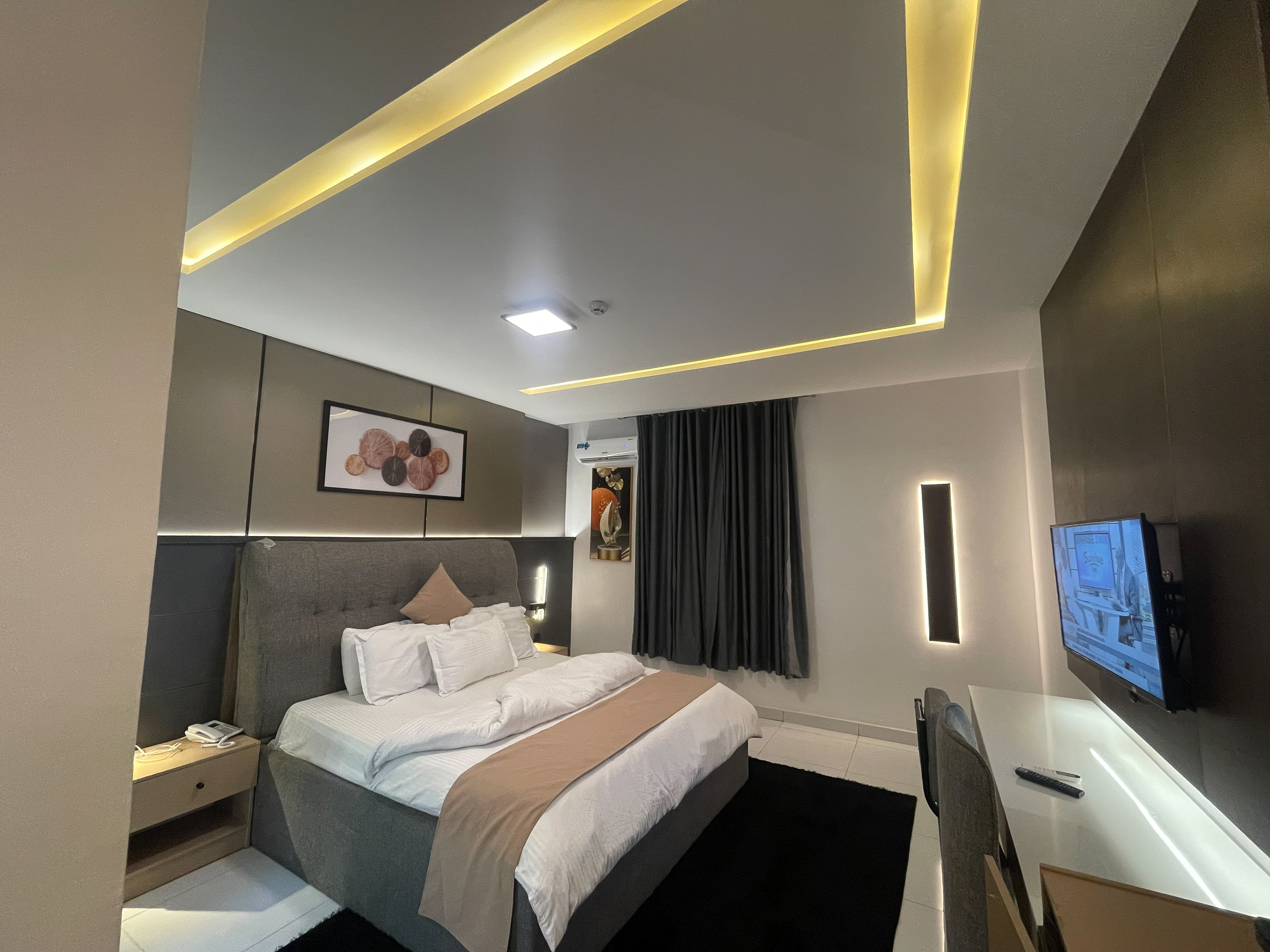 Diplomatic Suite